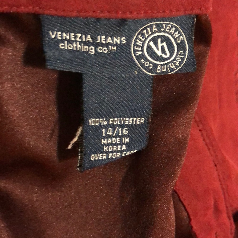 Red button up - Picture 4 of 4